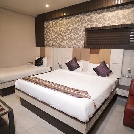 Hotel Rajkamal Near Varanasi Railway Station Zewnętrze zdjęcie