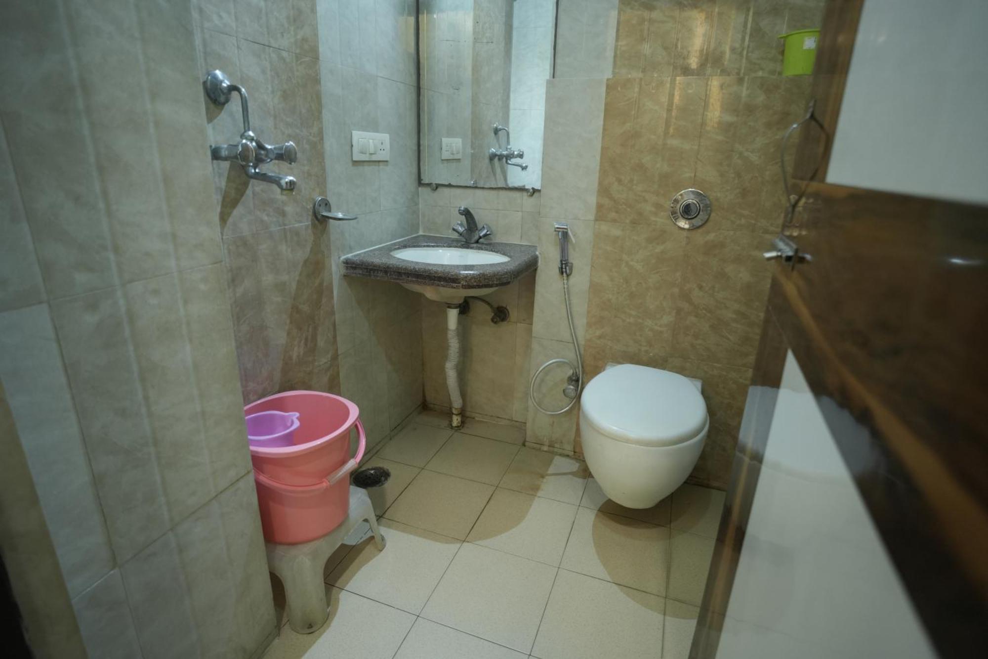 Hotel Rajkamal Near Varanasi Railway Station Zewnętrze zdjęcie