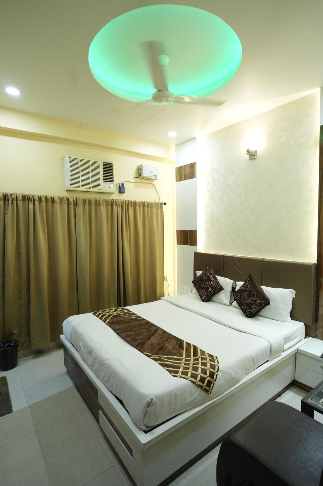 Hotel Rajkamal Near Varanasi Railway Station Zewnętrze zdjęcie