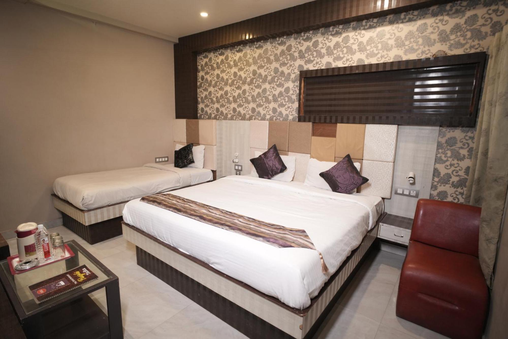 Hotel Rajkamal Near Varanasi Railway Station Zewnętrze zdjęcie