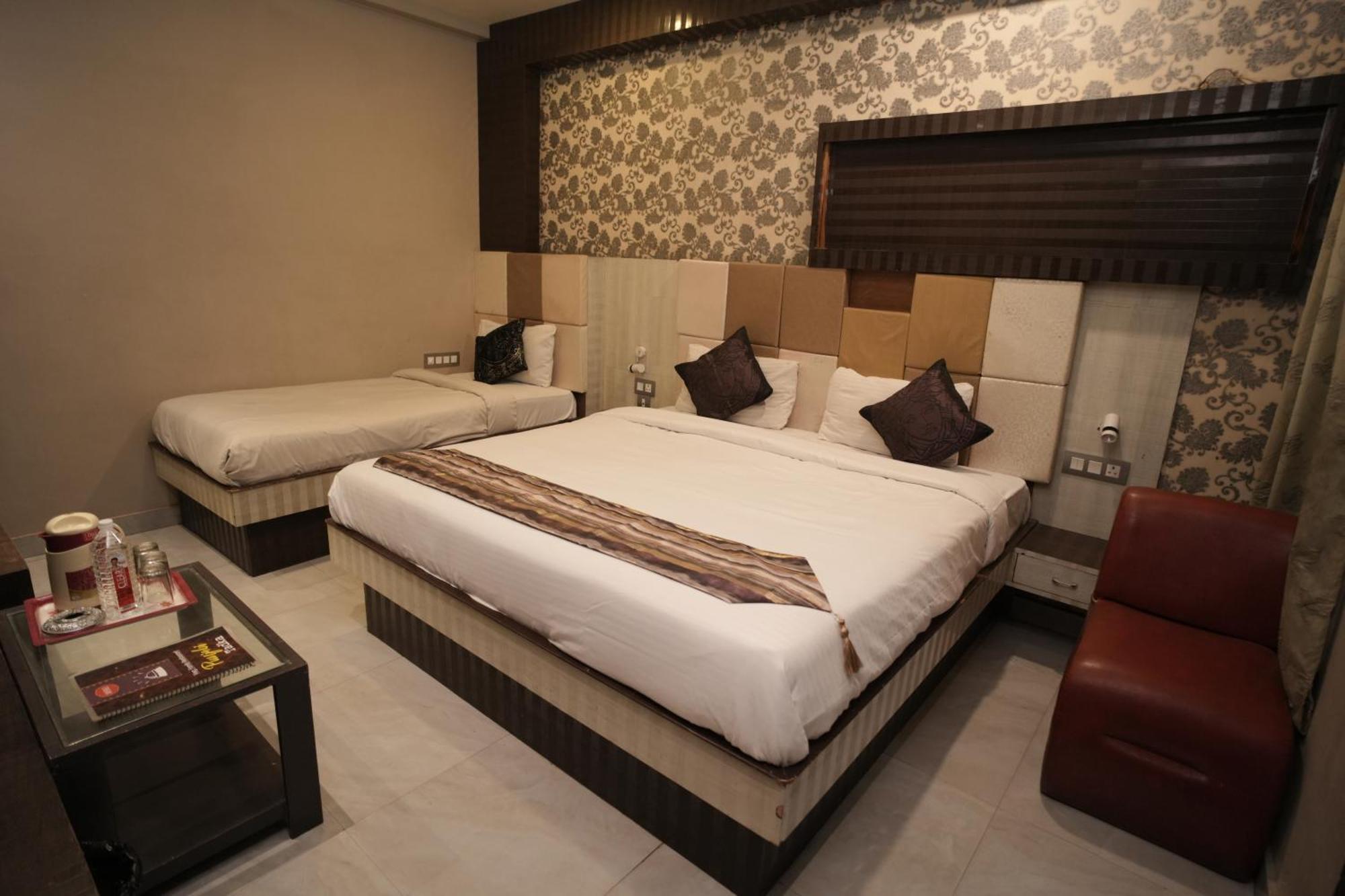 Hotel Rajkamal Near Varanasi Railway Station Zewnętrze zdjęcie