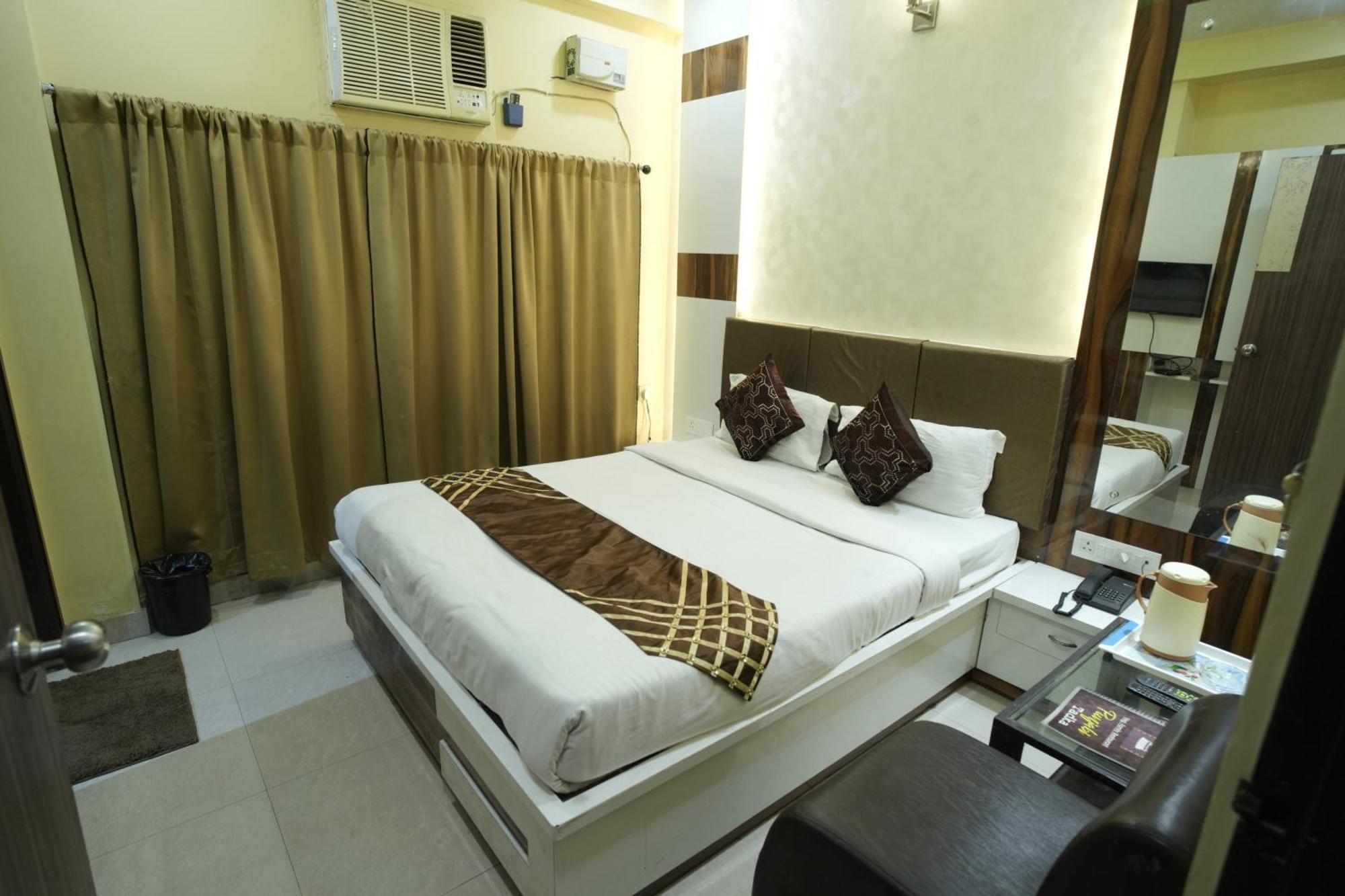 Hotel Rajkamal Near Varanasi Railway Station Zewnętrze zdjęcie