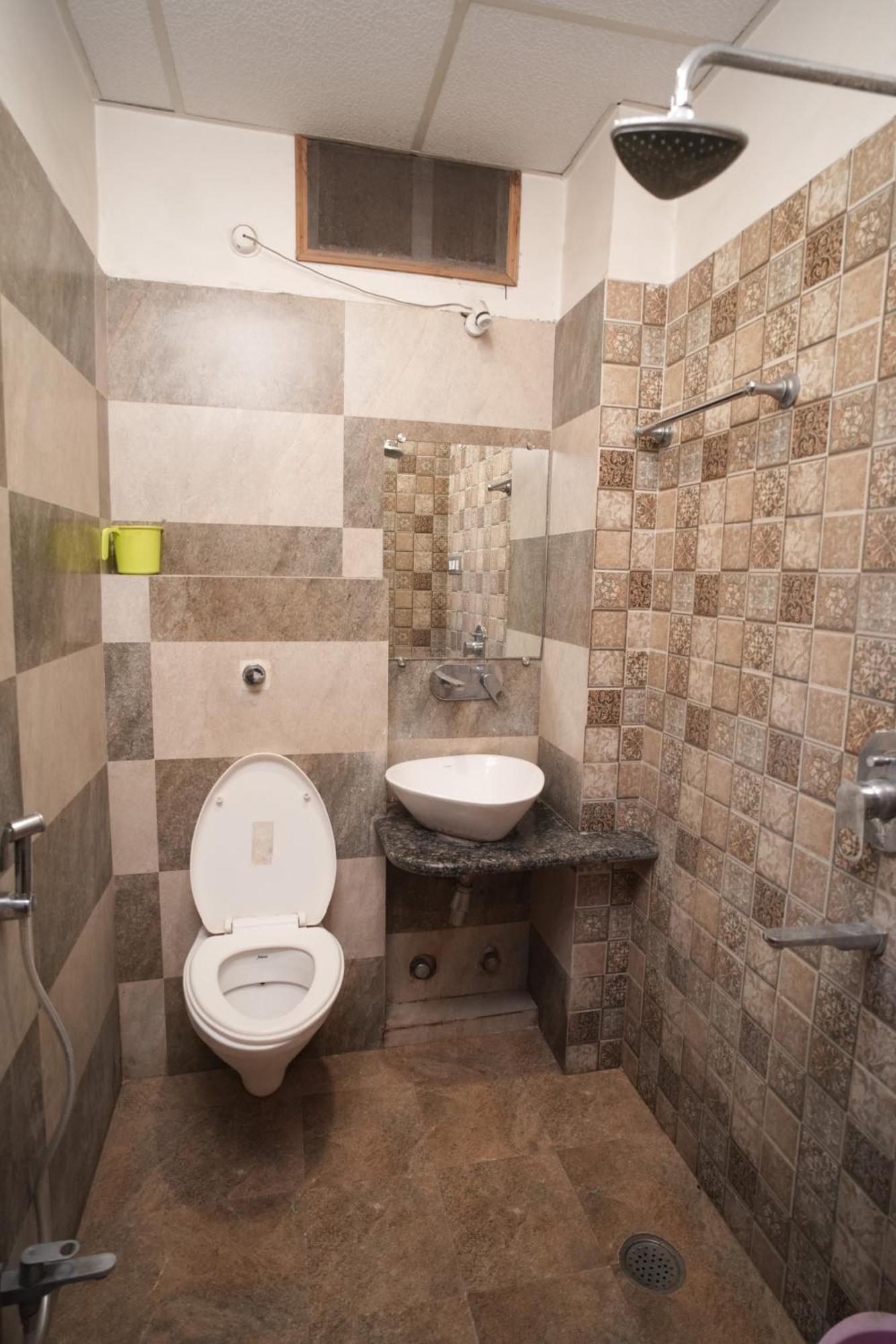 Hotel Rajkamal Near Varanasi Railway Station Zewnętrze zdjęcie