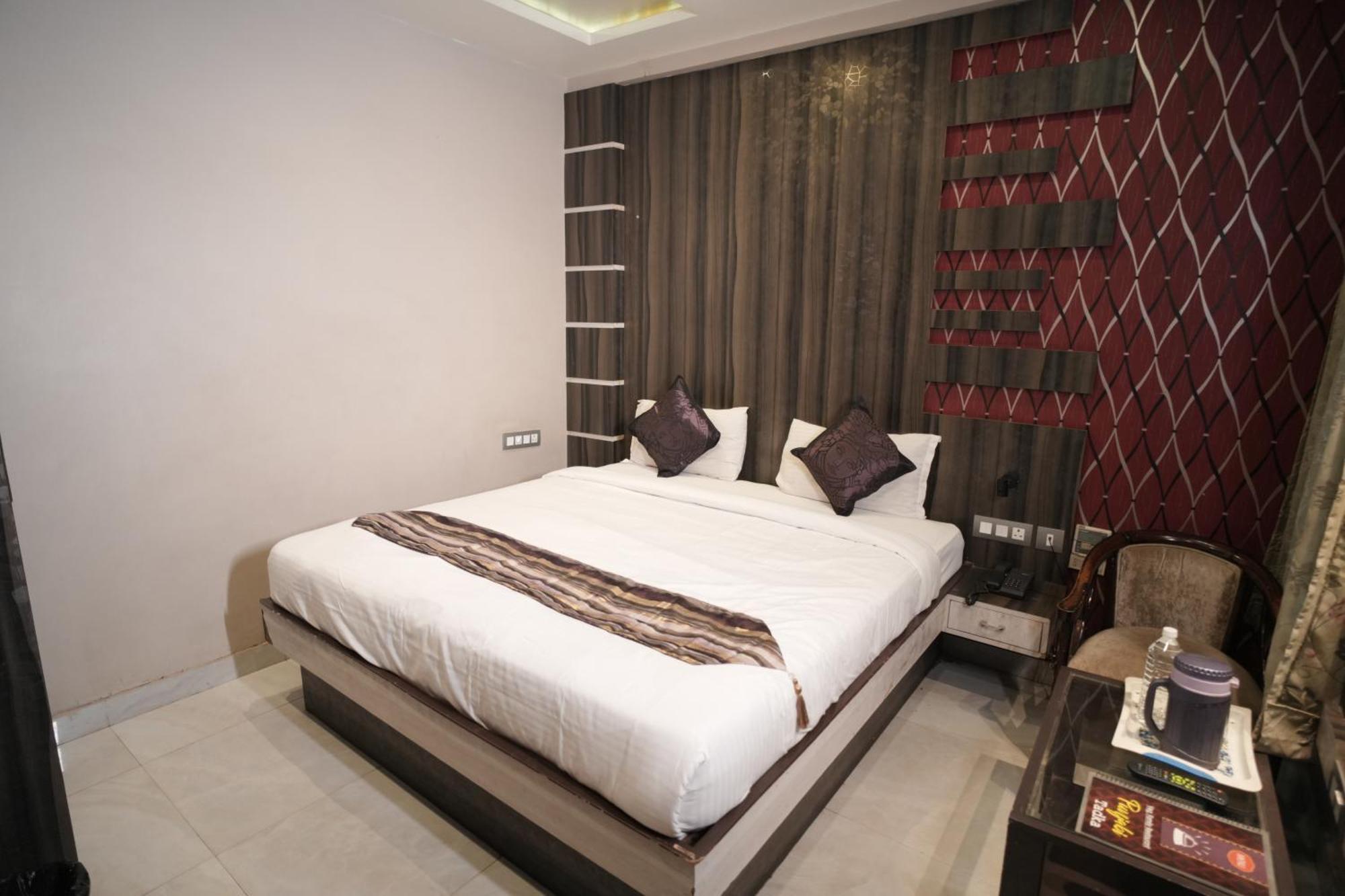 Hotel Rajkamal Near Varanasi Railway Station Zewnętrze zdjęcie