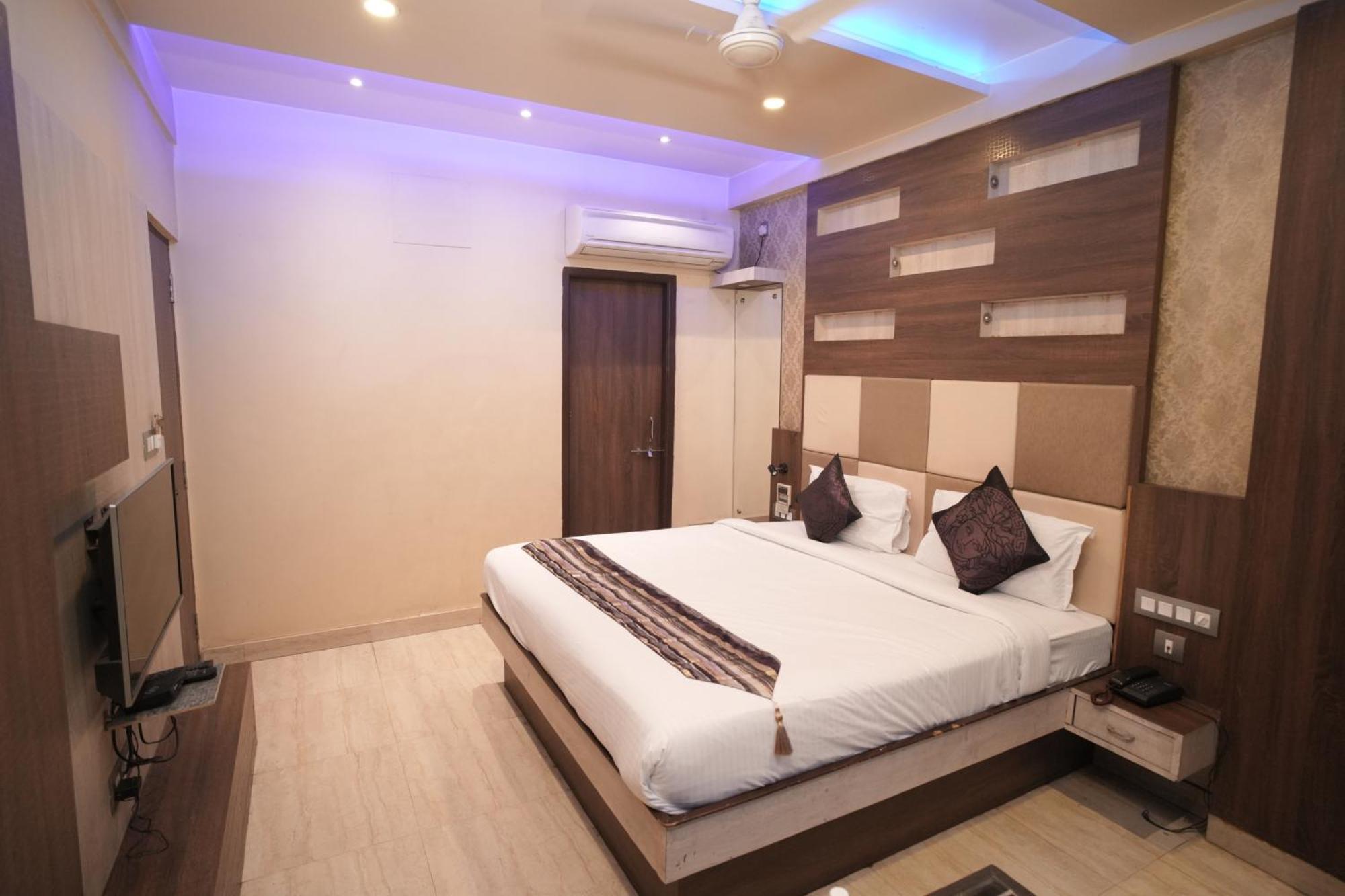 Hotel Rajkamal Near Varanasi Railway Station Zewnętrze zdjęcie