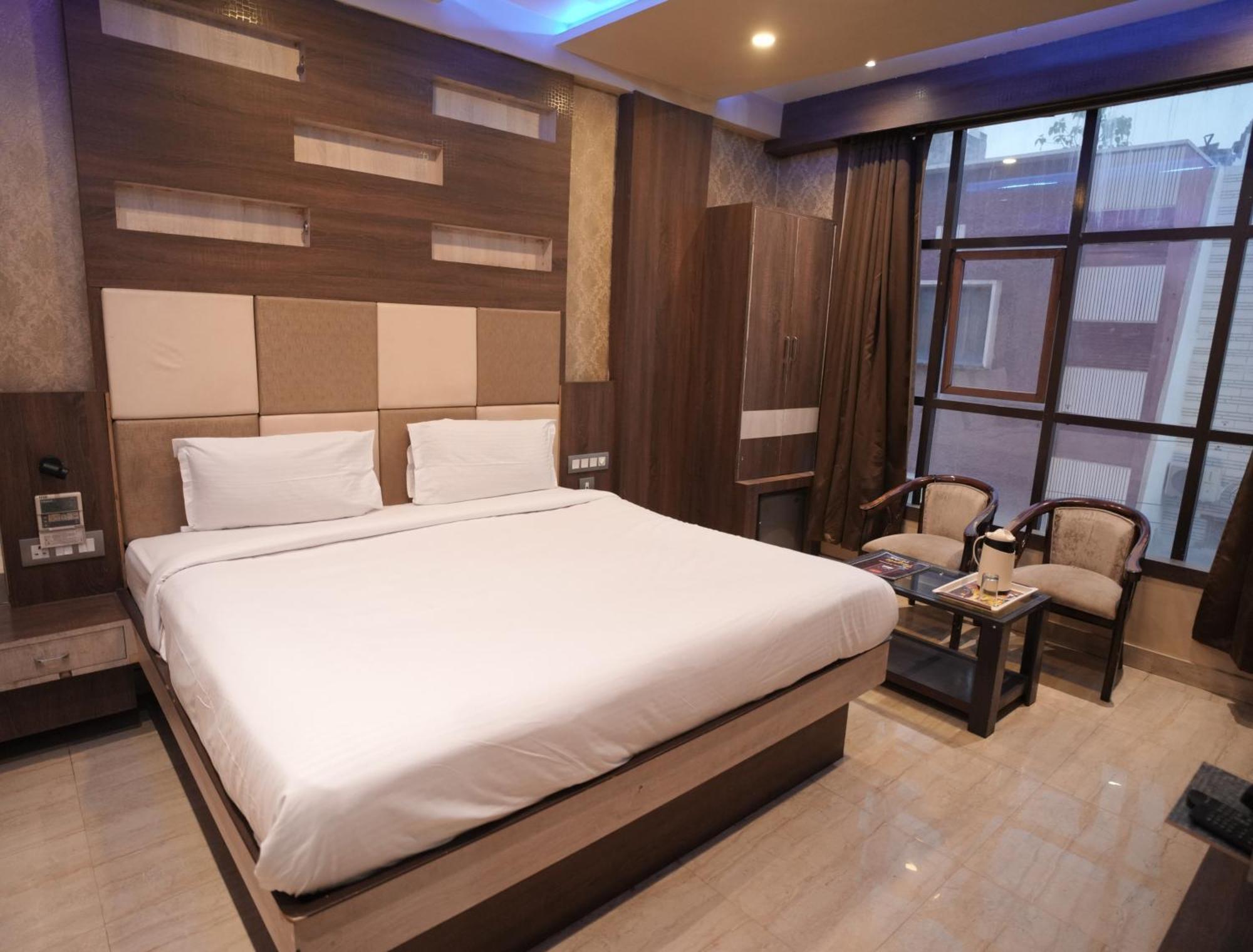 Hotel Rajkamal Near Varanasi Railway Station Zewnętrze zdjęcie