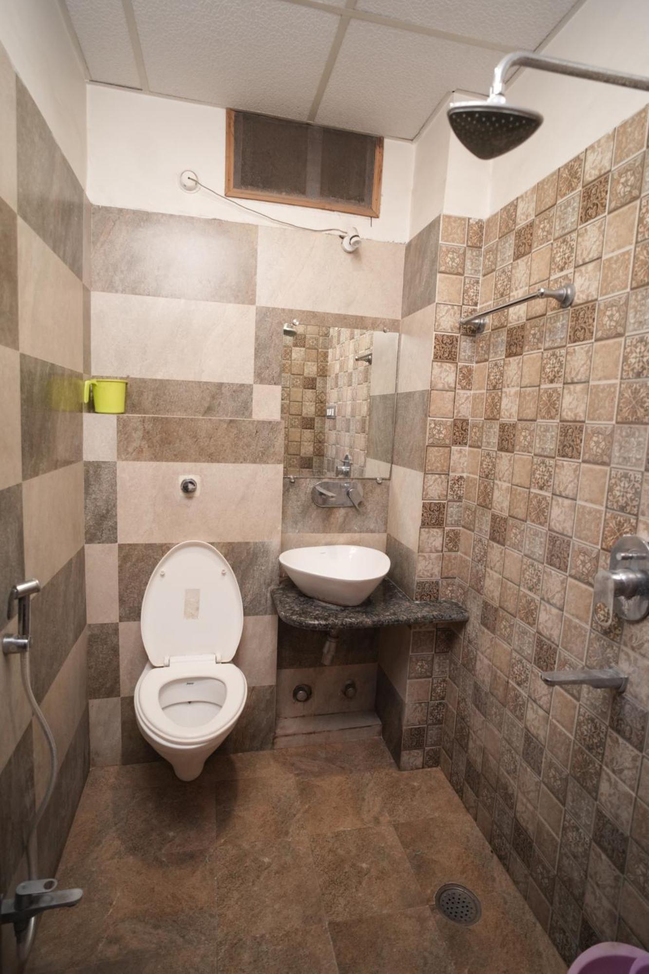 Hotel Rajkamal Near Varanasi Railway Station Zewnętrze zdjęcie